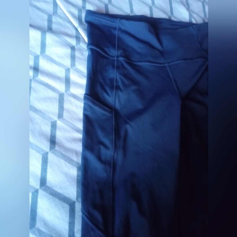 Lululemon Fast and Free Crop II 19" *Non-Reflective-True Navy- Size 6 - Picture 7 of 13